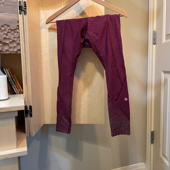 Lululemon Tight Stuff Reflective Tight, Size 4, Raspberry NWOT - Picture 4 of 6